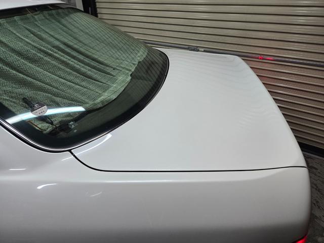 セルシオ Ｃ仕様　・ワンオーナーユーザー買取車・新品エアサスコントローラー・新品夏タイヤ・純正電動カーテン・純正エンジンスターター・純正ドアバイザー・ゴールドエンブレム・本革・パワーシート・オートクルーズ（16枚目）