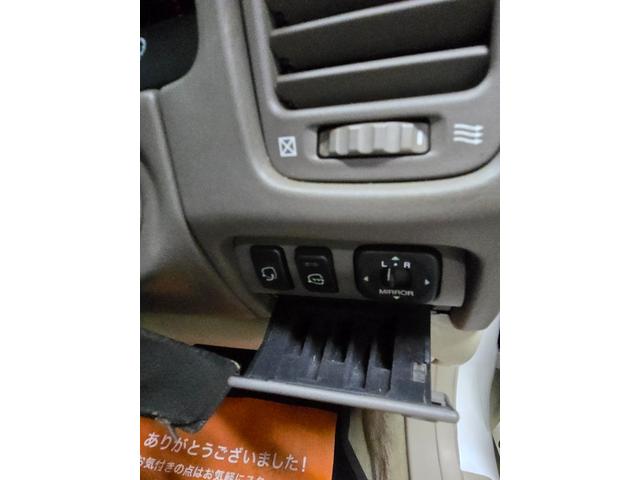 セルシオ Ｃ仕様　・ワンオーナーユーザー買取車・新品エアサスコントローラー・新品夏タイヤ・純正電動カーテン・純正エンジンスターター・純正ドアバイザー・ゴールドエンブレム・本革・パワーシート・オートクルーズ（28枚目）