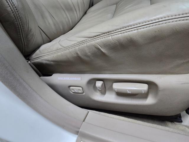 セルシオ Ｃ仕様　・ワンオーナーユーザー買取車・新品エアサスコントローラー・新品夏タイヤ・純正電動カーテン・純正エンジンスターター・純正ドアバイザー・ゴールドエンブレム・本革・パワーシート・オートクルーズ（43枚目）