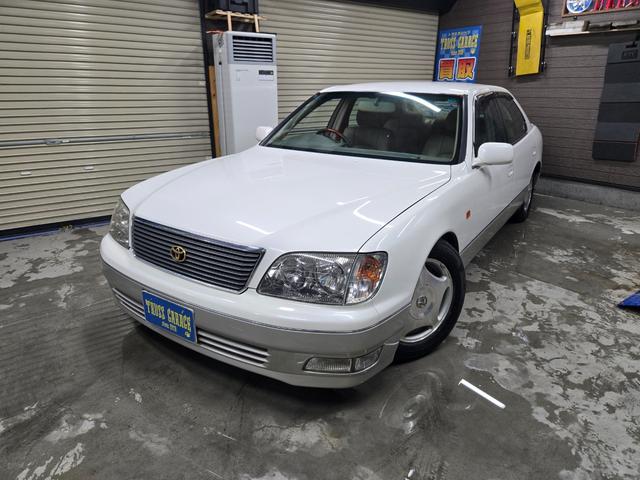 セルシオ Ｃ仕様　・ワンオーナーユーザー買取車・新品エアサスコントローラー・新品夏タイヤ・純正電動カーテン・純正エンジンスターター・純正ドアバイザー・ゴールドエンブレム・本革・パワーシート・オートクルーズ（66枚目）