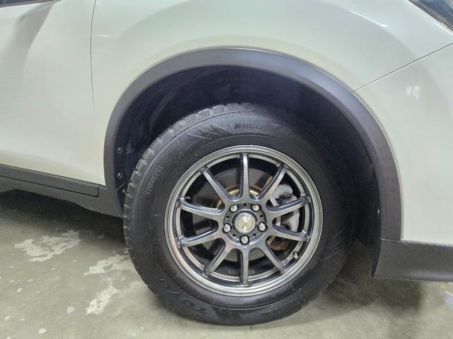 エクストレイル ２０Ｘ　エマージェンシーブレーキパッケージ　・寒冷地・７人乗り・エンジンスターター・アラウンドビューモニター・オートクルーズ・シートヒーター・Ｂｌｕｅｔｏｏｔｈ純正ナビ・アイドルストップ・横滑り防止・フラット・夏／冬タイヤ・距離無制限一年保証（18枚目）