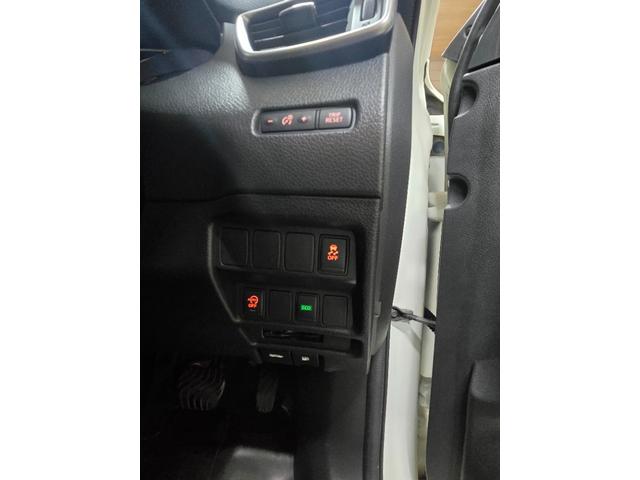 エクストレイル ２０Ｘ　エマージェンシーブレーキパッケージ　・寒冷地・７人乗り・エンジンスターター・アラウンドビューモニター・オートクルーズ・シートヒーター・Ｂｌｕｅｔｏｏｔｈ純正ナビ・アイドルストップ・横滑り防止・フラット・夏／冬タイヤ・距離無制限一年保証（30枚目）