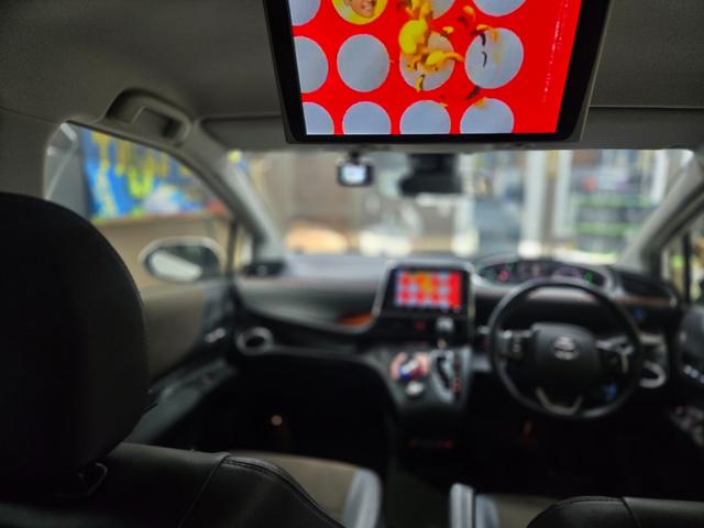 シエンタ ハイブリッドG クエロ モデリスタフルエアロ・両側パワスラ・ドラレコ前後・オートクルーズ・横滑り防止・衝突軽減・オートハイビーム・Bluetoothナビ/TV/アラウンドビューモニター・スペアキー・定員7名・シートヒーター(6枚目)