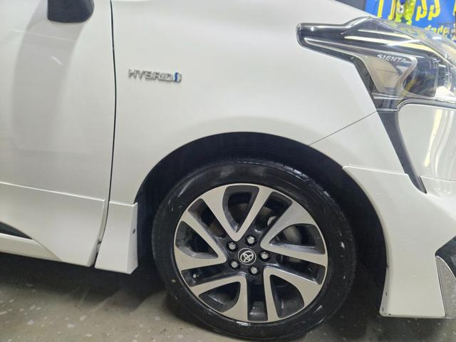 シエンタ ハイブリッドG クエロ モデリスタフルエアロ・両側パワスラ・ドラレコ前後・オートクルーズ・横滑り防止・衝突軽減・オートハイビーム・Bluetoothナビ/TV/アラウンドビューモニター・スペアキー・定員7名・シートヒーター(11枚目)