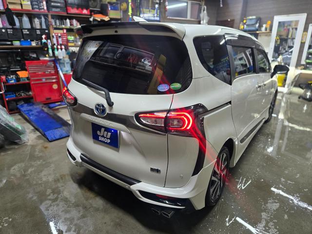 シエンタ ハイブリッドG クエロ モデリスタフルエアロ・両側パワスラ・ドラレコ前後・オートクルーズ・横滑り防止・衝突軽減・オートハイビーム・Bluetoothナビ/TV/アラウンドビューモニター・スペアキー・定員7名・シートヒーター(15枚目)