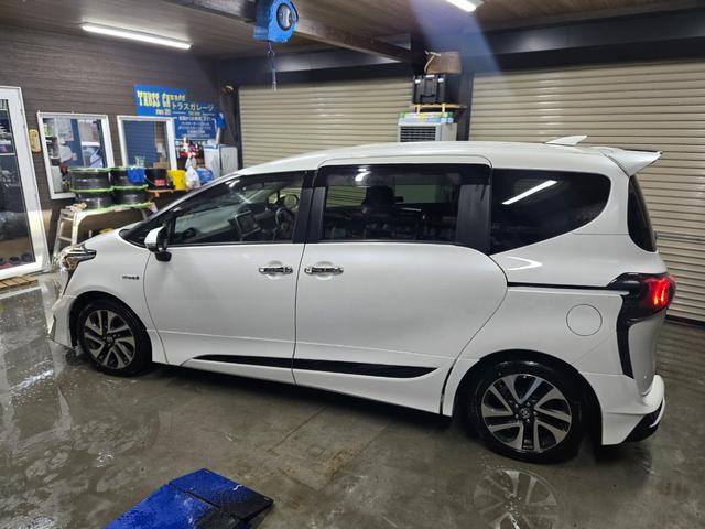 シエンタ ハイブリッドG クエロ モデリスタフルエアロ・両側パワスラ・ドラレコ前後・オートクルーズ・横滑り防止・衝突軽減・オートハイビーム・Bluetoothナビ/TV/アラウンドビューモニター・スペアキー・定員7名・シートヒーター(20枚目)