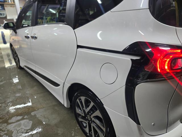 シエンタ ハイブリッドG クエロ モデリスタフルエアロ・両側パワスラ・ドラレコ前後・オートクルーズ・横滑り防止・衝突軽減・オートハイビーム・Bluetoothナビ/TV/アラウンドビューモニター・スペアキー・定員7名・シートヒーター(22枚目)