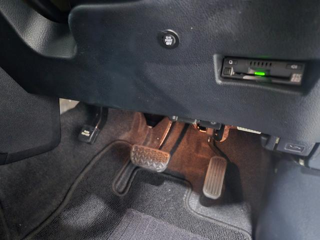 シエンタ ハイブリッドG クエロ モデリスタフルエアロ・両側パワスラ・ドラレコ前後・オートクルーズ・横滑り防止・衝突軽減・オートハイビーム・Bluetoothナビ/TV/アラウンドビューモニター・スペアキー・定員7名・シートヒーター(35枚目)