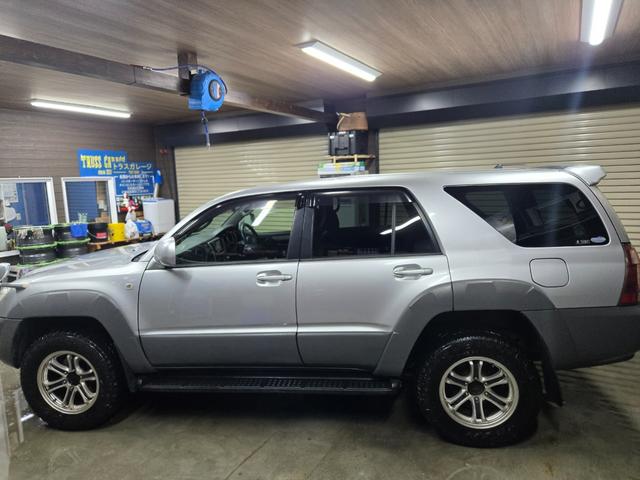 ハイラックスサーフ ＳＳＲ－Ｘ　・ユーザー買取り車・切替４ＷＤ・ガソリン・Ｂｌｕｅｔｏｏｔｈナビ／ＴＶ／バックカメラ・ドラレコ・ＥＴＣ（13枚目）