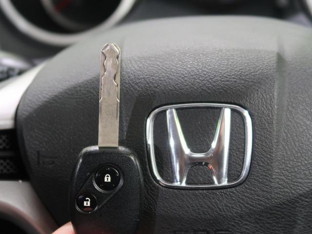 G 4WD 禁煙車 ETC 盗難防止装置 プライバシーガラス CDプレーヤーオーディオ 横滑り防止装置 アイドリングストップ ヘッドライトレベライザー キーレスエントリー 衝突安全ボディ(9枚目)
