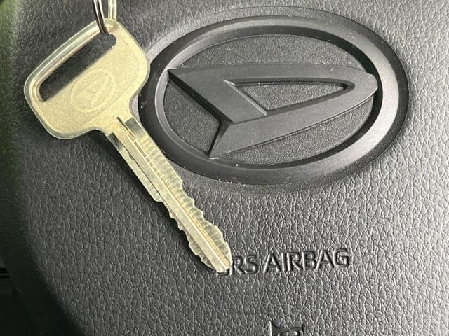 スタンダード 農用スペシャル 4WD 3方開 5速MT 禁煙車 衝突軽減システム クリアランスソナー オートマチックハイビーム アイドリングストップ 横滑り防止機能 ヘッドライトレベライザー パワーステアリング(21枚目)