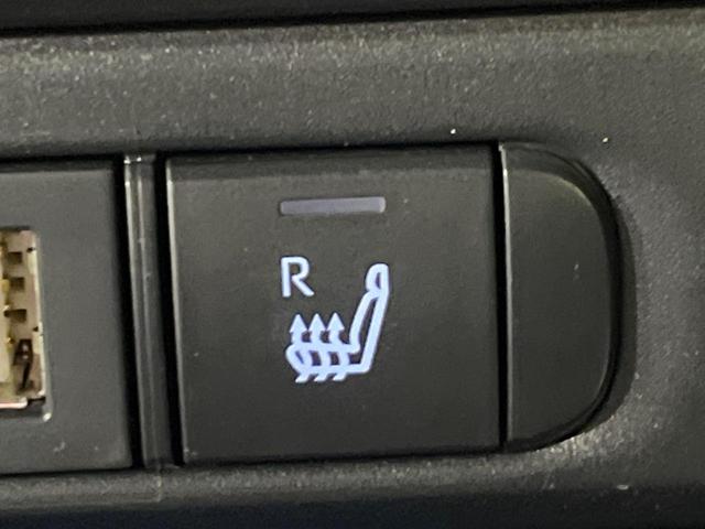 ヤリス ハイブリッドZ セーフティセンス 禁煙車 純正ディスプレイオーディオ 全周囲カメラ レーダークルーズ 寒冷地仕様 Bluetooth スマートキー AC100V電源 LEDヘッドライト シートヒーター 車線逸脱警報(29枚目)