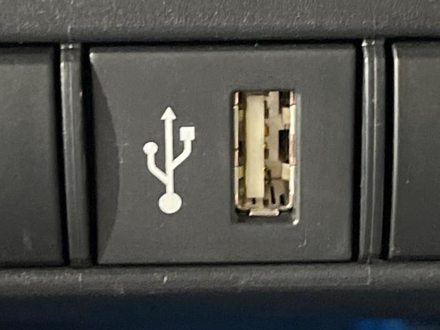 ヤリス ハイブリッドZ セーフティセンス 禁煙車 純正ディスプレイオーディオ 全周囲カメラ レーダークルーズ 寒冷地仕様 Bluetooth スマートキー AC100V電源 LEDヘッドライト シートヒーター 車線逸脱警報(41枚目)