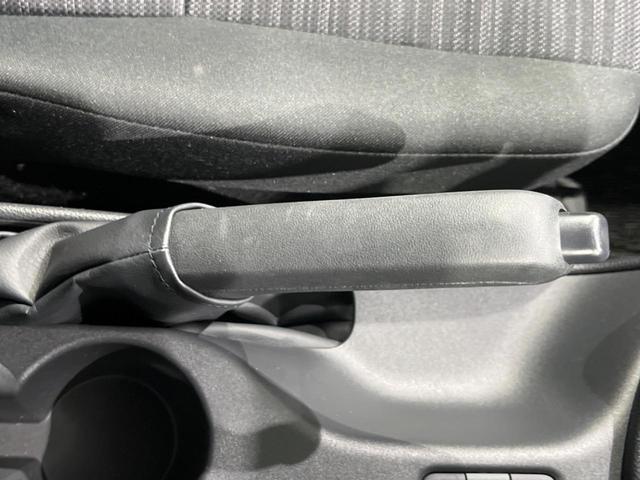 ヤリス ハイブリッドZ セーフティセンス 禁煙車 純正ディスプレイオーディオ 全周囲カメラ レーダークルーズ 寒冷地仕様 Bluetooth スマートキー AC100V電源 LEDヘッドライト シートヒーター 車線逸脱警報(42枚目)