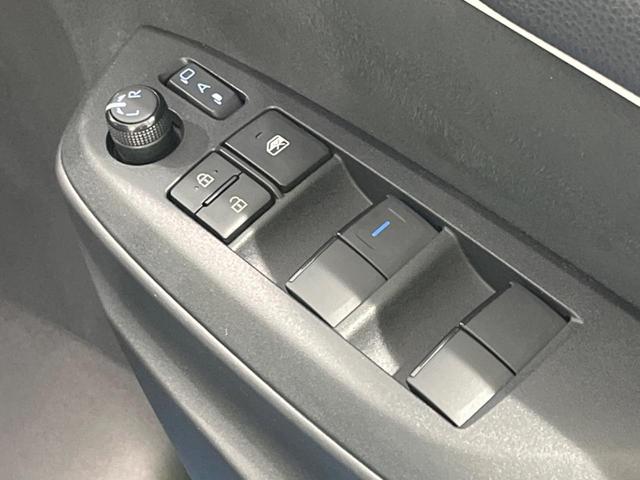 ヤリス ハイブリッドZ セーフティセンス 禁煙車 純正ディスプレイオーディオ 全周囲カメラ レーダークルーズ 寒冷地仕様 Bluetooth スマートキー AC100V電源 LEDヘッドライト シートヒーター 車線逸脱警報(54枚目)