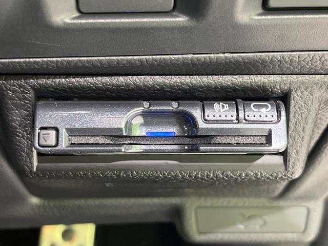 XVハイブリッド 2.0i-L アイサイト 4WD 純正SDナビ 衝突軽減 レーダークルーズ 禁煙車 スマートキー HIDヘッド オートハイビーム 車線逸脱警報 オートライト 純正17インチアルミ Bluetooth CD DVD再生(6枚目)