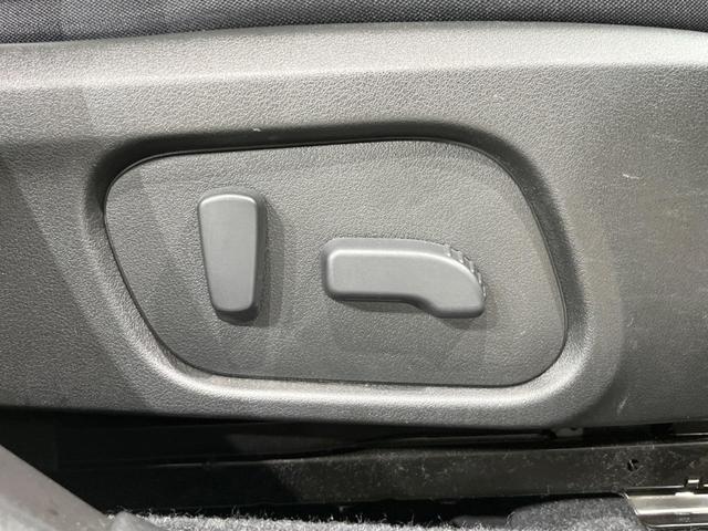 XVハイブリッド 2.0i-L アイサイト 4WD 純正SDナビ 衝突軽減 レーダークルーズ 禁煙車 スマートキー HIDヘッド オートハイビーム 車線逸脱警報 オートライト 純正17インチアルミ Bluetooth CD DVD再生(31枚目)