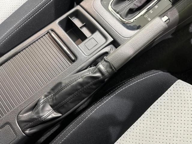 XVハイブリッド 2.0i-L アイサイト 4WD 純正SDナビ 衝突軽減 レーダークルーズ 禁煙車 スマートキー HIDヘッド オートハイビーム 車線逸脱警報 オートライト 純正17インチアルミ Bluetooth CD DVD再生(50枚目)