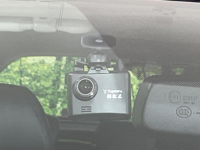 ノート Ｘ　ＦＯＵＲ　Ｖセレクション＋セーフティ　４ＷＤ　純正ＳＤナビ　全周囲カメラ　エマージェンシーブレーキ　禁煙車　ドラレコ　コーナーセンサー　スマートキー　ＬＥＤヘッド　ＥＴＣ　車線逸脱警報　オートライト　オートエアコン　Ｂｌｕｅｔｏｏｔｈ（6枚目）