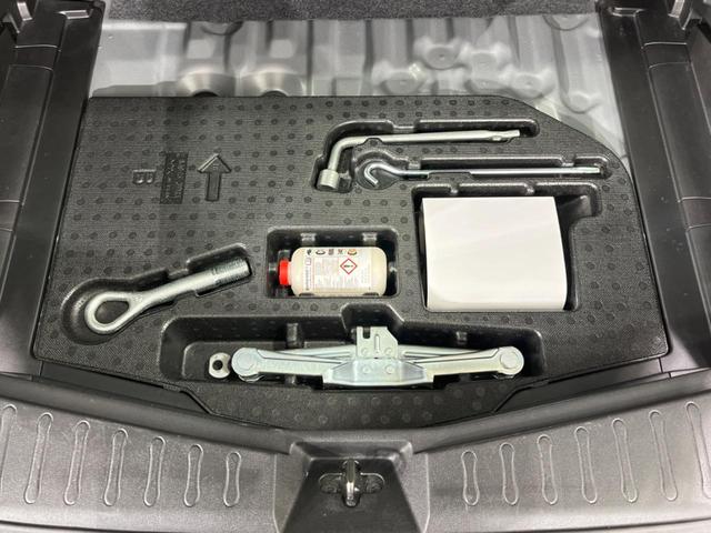 ノート Ｘ　ＦＯＵＲ　Ｖセレクション＋セーフティ　４ＷＤ　純正ＳＤナビ　全周囲カメラ　エマージェンシーブレーキ　禁煙車　ドラレコ　コーナーセンサー　スマートキー　ＬＥＤヘッド　ＥＴＣ　車線逸脱警報　オートライト　オートエアコン　Ｂｌｕｅｔｏｏｔｈ（67枚目）