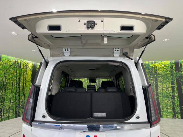 セレナ ハイウェイスターＶ　純正１２．３型ディスプレイナビ　両側電動ドア　全周囲カメラ　衝突被害軽減システム　プロパイロット　禁煙車　ドラレコ　スマートキー　ＬＥＤヘッド　ＥＴＣ２．０　オートハイビーム　パークアシスト（52枚目）