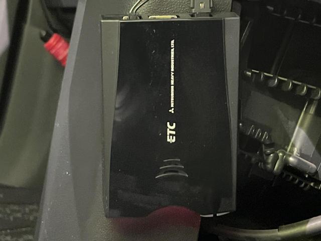 【ＥＴＣ】高速道路の料金所をストレスなく通過！話題のスポットやサービスエリアに多い「スマートＩＣ」利用時は必須のアイテムです。当店でセットアップを実施、ご納車当日からすぐにご利用いただけます！