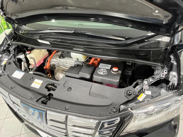 アルファードハイブリッド Ｘ　サンルーフ　両側電動スライドドア　１１型ＢＩＧ‐Ｘ　フリップダウンモニター　バックカメラ　衝突被害軽減システム　レーダークルーズ　禁煙車　コーナーセンサー　スマートキー　ＬＥＤヘッド　ビルトインＥＴＣ（19枚目）