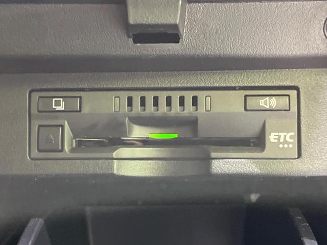 アルファードハイブリッド Ｘ　サンルーフ　両側電動スライドドア　１１型ＢＩＧ‐Ｘ　フリップダウンモニター　バックカメラ　衝突被害軽減システム　レーダークルーズ　禁煙車　コーナーセンサー　スマートキー　ＬＥＤヘッド　ビルトインＥＴＣ（29枚目）