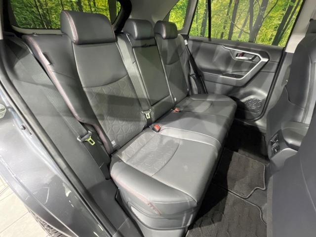 ＲＡＶ４ ハイブリッドアドベンチャー　オフロードパッケージＩＩ　本州仕入　１０．５インチＤＡ　バックカメラ　衝突軽減ブレーキ　デジタルインナーミラー　１００Ｖ電源　エンジンスターター　レーダークルーズ　禁煙車　レザー調シート　前席シートエアコン　パワーシート（11枚目）