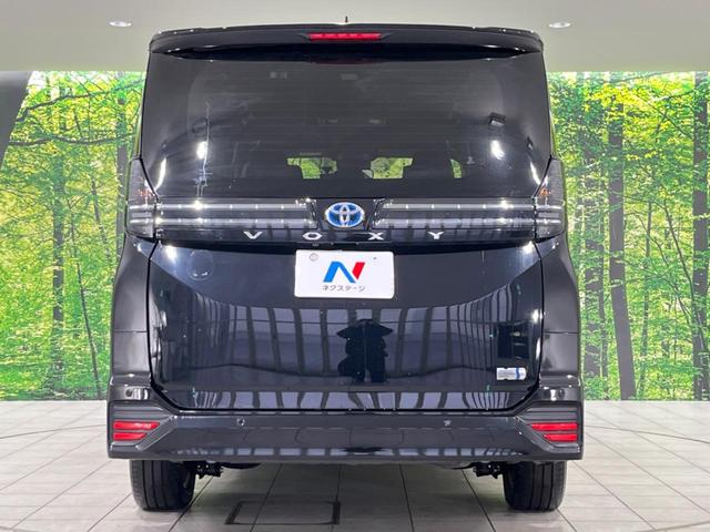 ヴォクシー ハイブリッドＳ－Ｚ　本州仕入　快適利便ＰＫＧ　１０．５インチ純正ＤＡ　両側電動ドア　後席モニター　バックカメラ　寒冷地仕様　電動リアゲート　１００Ｖ電源　レーダークルーズ　禁煙車　シートヒーター（17枚目）