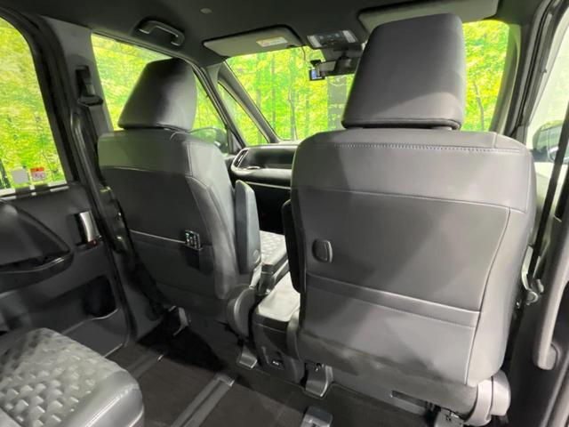 ヴォクシー ハイブリッドＳ－Ｚ　本州仕入　快適利便ＰＫＧ　１０．５インチ純正ＤＡ　両側電動ドア　後席モニター　バックカメラ　寒冷地仕様　電動リアゲート　１００Ｖ電源　レーダークルーズ　禁煙車　シートヒーター（46枚目）