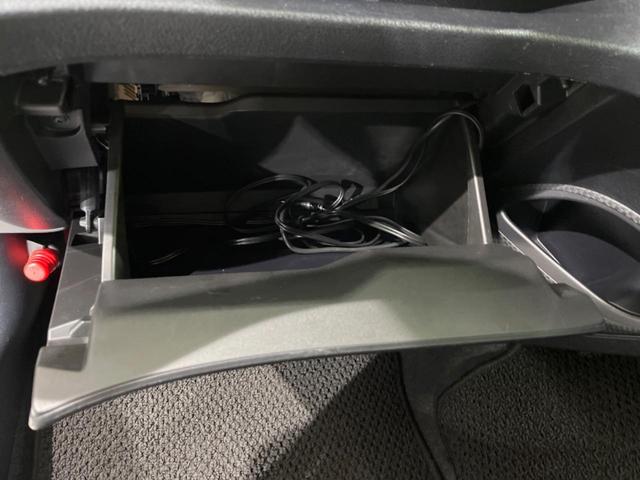 シエンタ Ｇ　後期型　両側電動スライドドア　ＳＤナビ　バックカメラ　衝突被害軽減システム　禁煙車　コーナーセンサー　スマートキー　ＥＴＣ　オートハイビーム　オートライト　オートエアコン　Ｂｌｕｅｔｏｏｔｈ　ＣＤ（51枚目）