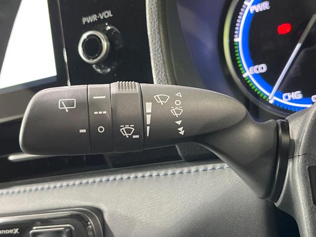 ヴォクシー ハイブリッドＳ－Ｚ　快適利便ＰＫＧ　フリップダウン　純正１０．５インチＤＡ　両側パワスラ　バックカメラ　寒冷地仕様　衝突被害軽減システム　１００Ｖ電源　レーダークルーズ　禁煙車　電動リアゲート　ドラレコ（29枚目）