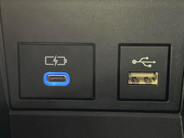 ヴォクシー ハイブリッドＳ－Ｚ　快適利便ＰＫＧ　フリップダウン　純正１０．５インチＤＡ　両側パワスラ　バックカメラ　寒冷地仕様　衝突被害軽減システム　１００Ｖ電源　レーダークルーズ　禁煙車　電動リアゲート　ドラレコ（41枚目）