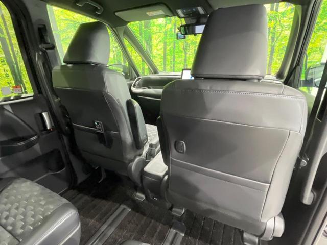 ヴォクシー ハイブリッドＳ－Ｚ　快適利便ＰＫＧ　フリップダウン　純正１０．５インチＤＡ　両側パワスラ　バックカメラ　寒冷地仕様　衝突被害軽減システム　１００Ｖ電源　レーダークルーズ　禁煙車　電動リアゲート　ドラレコ（50枚目）