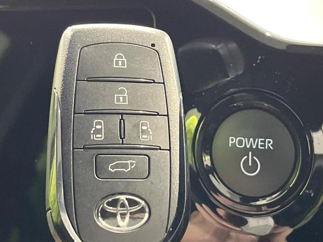 ヴォクシー ハイブリッドＳ－Ｚ　快適利便ＰＫＧ　フリップダウン　純正１０．５インチＤＡ　両側パワスラ　バックカメラ　寒冷地仕様　衝突被害軽減システム　１００Ｖ電源　レーダークルーズ　禁煙車　電動リアゲート　ドラレコ（68枚目）