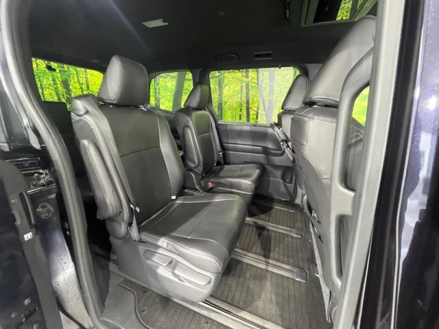 後部座席も気になるようなキズ・汚れやへたり等、大きなダメージはなく、良好な状態です。