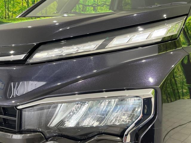 【ＬＥＤヘッドライト】悪天候や夜間走行時も良好な視界を確保し安心して運転できる高輝度ＬＥＤヘッドライトを装備！点灯速度が早く、消費電力も抑えられています。