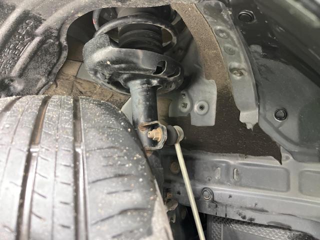 お車を安心してお乗りいただく為には、足回りの定期点検が欠かせません。サービスサポート（有償保証）では無料点検もご提供しており、安心のカーライフをお過ごしいただけるサポート体制が整っています。