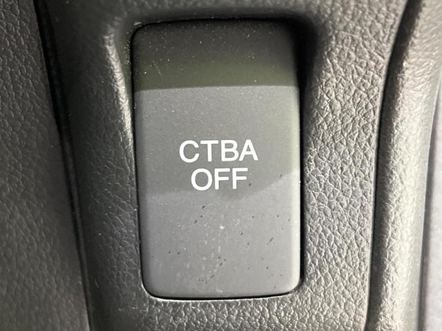 Ｎ－ＢＯＸカスタム Ｇ　ターボＳＳパッケージ　４ＷＤ　両側電動ドア　ＳＤナビ　バックカメラ　衝突軽減装置　禁煙車　シートヒーター　ＨＩＤヘッド　ＥＴＣ　クルコン　オートライト　オートエアコン　純正１５インチアルミ　Ｂｌｕｅｔｏｏｔｈ（22枚目）