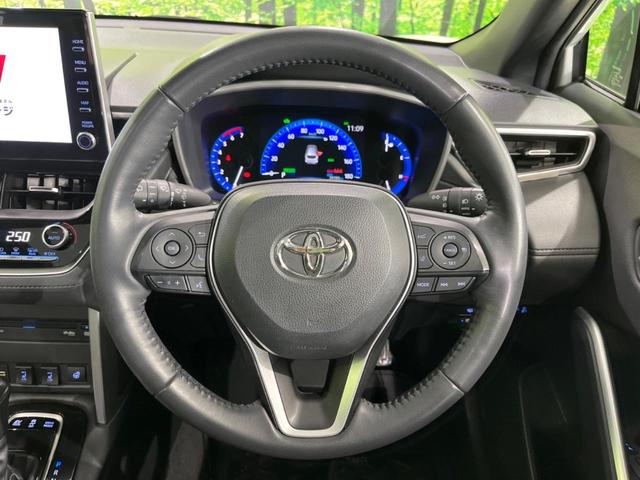 カローラクロス ハイブリッド　Ｚ　４ＷＤ　１０インチ純正ナビ　パノラマルーフ　フルエアロ　　全周囲カメラ　寒冷地仕様　衝突被害軽減　レーダークルーズ　禁煙車　電動リアゲート　パワーシート　ドラレコ　コーナーセンサー　スマートキー（12枚目）