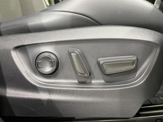 カローラクロス ハイブリッド　Ｚ　４ＷＤ　１０インチ純正ナビ　パノラマルーフ　フルエアロ　　全周囲カメラ　寒冷地仕様　衝突被害軽減　レーダークルーズ　禁煙車　電動リアゲート　パワーシート　ドラレコ　コーナーセンサー　スマートキー（30枚目）