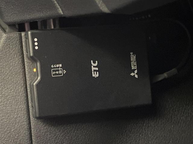 【ＥＴＣ】高速道路の料金所をストレスなく通過！話題のスポットやサービスエリアに多い「スマートＩＣ」利用時は必須のアイテムです。当店でセットアップを実施、ご納車当日からすぐにご利用いただけます！