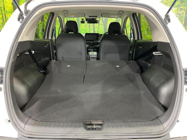 後席を格納すると、これだけの広さが！シーンに合わせたシートアレンジで、大きな荷物も積むことが出来ます♪