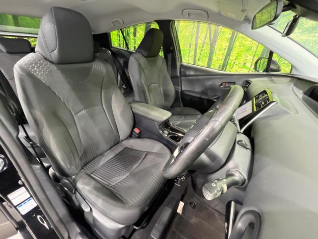 プリウス Ｓ　純正ＳＤナビ　バックカメラ　寒冷地仕様　衝突被害軽減システム　レーダークルーズ　禁煙車　ドラレコ　コーナーセンサー　スマートキー　ＬＥＤヘッド　ビルトインＥＴＣ　オートハイビーム　車線逸脱警報（9枚目）