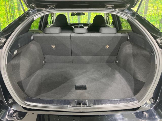 プリウス Ｓ　純正ＳＤナビ　バックカメラ　寒冷地仕様　衝突被害軽減システム　レーダークルーズ　禁煙車　ドラレコ　コーナーセンサー　スマートキー　ＬＥＤヘッド　ビルトインＥＴＣ　オートハイビーム　車線逸脱警報（11枚目）