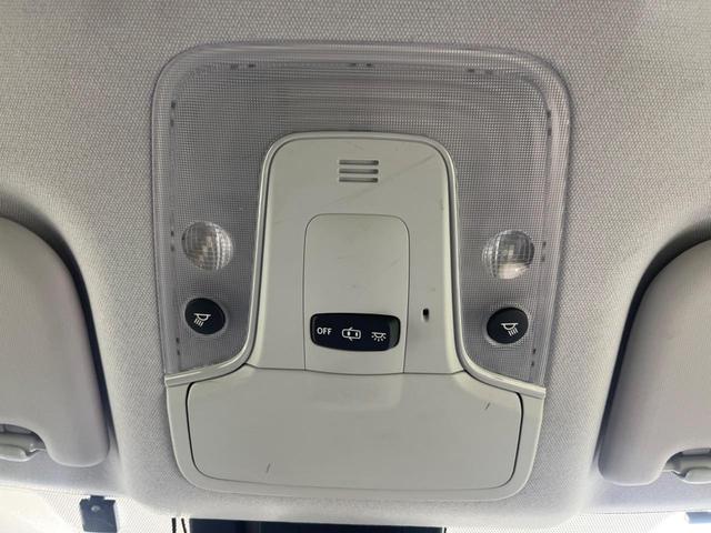 プリウス Ｓ　純正ＳＤナビ　バックカメラ　寒冷地仕様　衝突被害軽減システム　レーダークルーズ　禁煙車　ドラレコ　コーナーセンサー　スマートキー　ＬＥＤヘッド　ビルトインＥＴＣ　オートハイビーム　車線逸脱警報（50枚目）