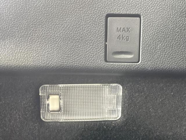 プリウス Ｓ　純正ＳＤナビ　バックカメラ　寒冷地仕様　衝突被害軽減システム　レーダークルーズ　禁煙車　ドラレコ　コーナーセンサー　スマートキー　ＬＥＤヘッド　ビルトインＥＴＣ　オートハイビーム　車線逸脱警報（51枚目）