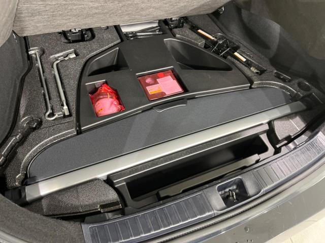 プリウス Ｓ　純正ＳＤナビ　バックカメラ　寒冷地仕様　衝突被害軽減システム　レーダークルーズ　禁煙車　ドラレコ　コーナーセンサー　スマートキー　ＬＥＤヘッド　ビルトインＥＴＣ　オートハイビーム　車線逸脱警報（54枚目）