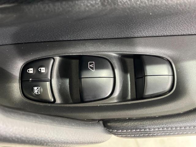 エクストレイル ２０Ｘｔｔ　エマージェンシーブレーキパッケージ　４ＷＤ　エマージェンシーブレーキ　全周囲カメラ　カプロンシート　ドラレコ　スマートキー　ＬＥＤ　クルコン　純正１８インチアルミ　オートライト　オートエアコン　Ｂｌｕｅｔｏｏｔｈ　ＣＤ　ＤＶＤ再生（56枚目）